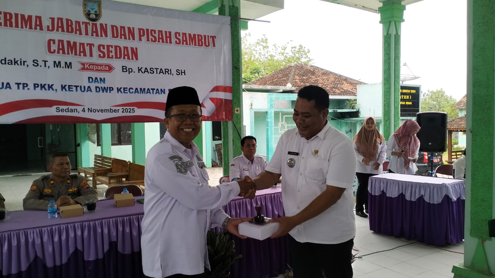 Serah Terima Jabatan dan Pisah Sambut Camat Sedan Berlangsung Khidmat